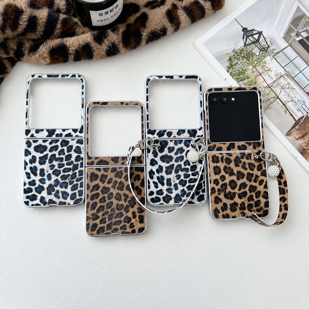Phone Accessories And Cases - เคสโทรศัพท์พับลายเสือดาวสำหรับโมโตโรล่า ราซ 60 50 อัลตร้าพร้อมสายรัดข้อมือแบบถอดได้ฝาครอบกันกระแทกป้องกันการตกกระแทก